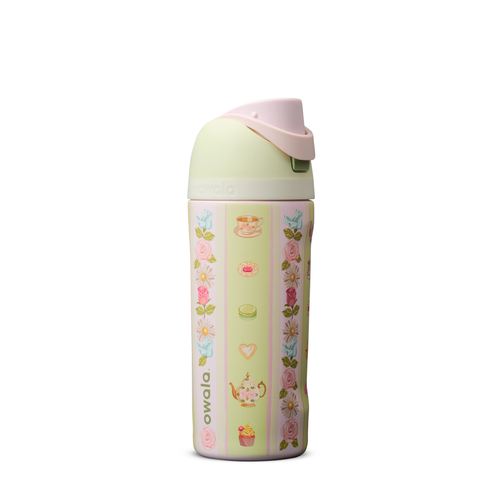 Kids FreeSip 16oz in Read My Lips, bold fuchsia hot pink insulated bottle with matching pink flip cap and pink carry loop